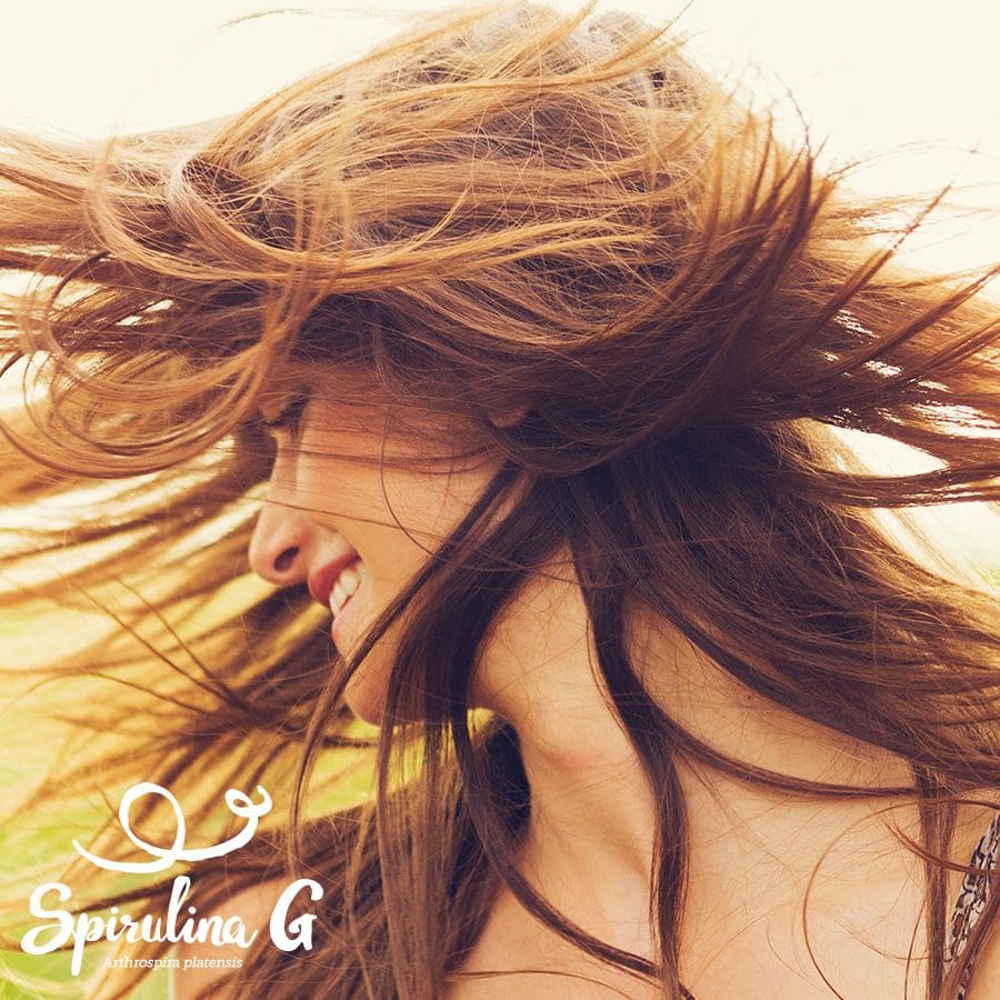 Alga spirulina per capelli: Come favorisce la crescita e il benessere
